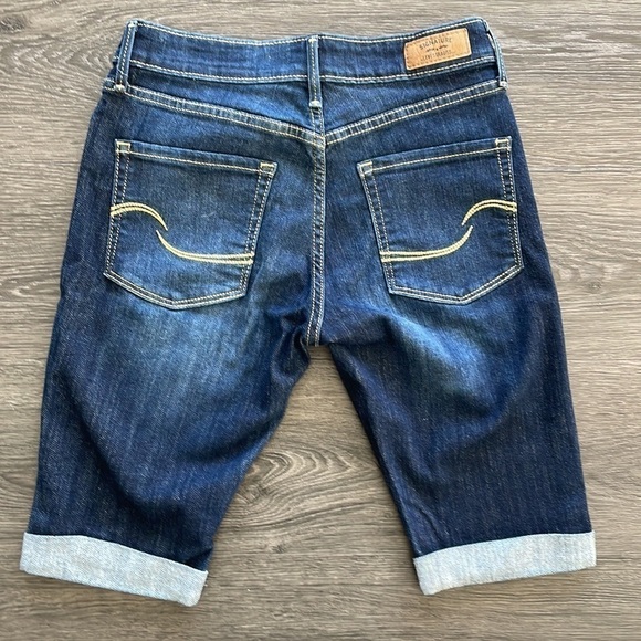 Sz6 Levi’s Signature Modern Skinny Shorts Dark Wash EUC - Picture 7 of 12